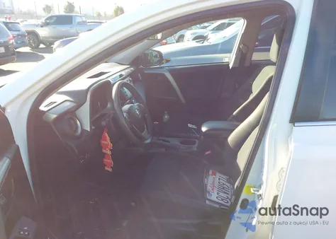 2018 Toyota Rav4 Le z USA, uszkodzony, nr VIN 2T3ZFREV2JW443004